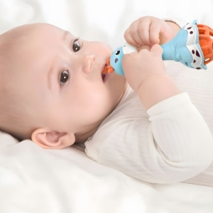 Muzikinis barškutis kūdikiams „Žirafa“ – Woopie Baby