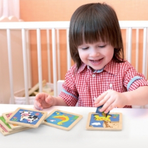 Medinė dėlionė vaikams „Ančiukas“ (4 det.) – Viga