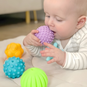 Sensoriniai kamuoliukai kūdikiams nuo 6 mėn. (6 vnt.)