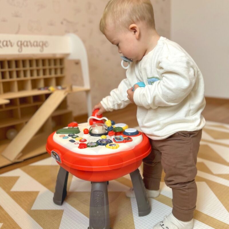 Interaktyvus veiklos stalas vaikams nuo 18 mėnesių