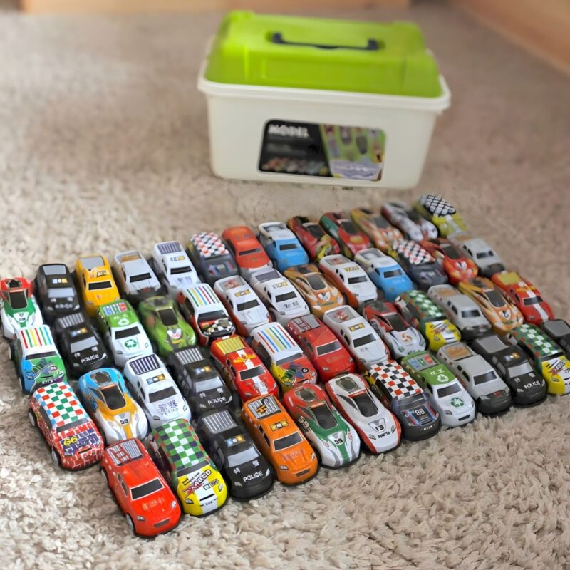 Lenktyninių automobilių komplektas vaikams (50 vnt.)