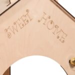 Medinis vaikų namelis su magnetine lenta ir stalu