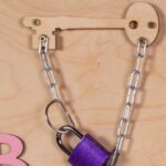 Medinė sensorinė manipuliavimo lenta 75x50 cm, rožinė