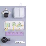 Medinė manipuliacinė lenta "Katinėlis"