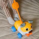 Interaktyvus stumdukas šuniukas su rankenėle „Draugystės žingsniai“ 2in1