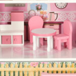 LULILO PAPILIO medinis lėlių namelis su stalčiais ir durimis 80cm, rožinis