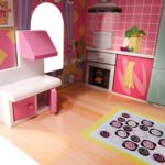 Medinis lėlių namelis su LED apšvietimu ir baldais 70cm, rožinis