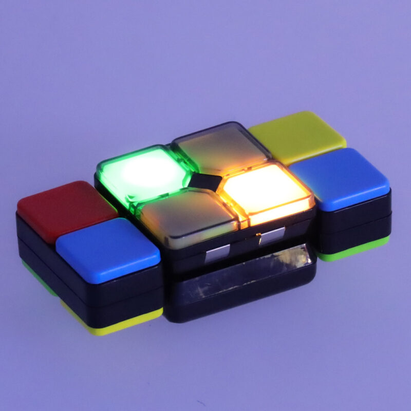 LED spalvotas vikrumo žaidimas vaikams nuo 6 metų