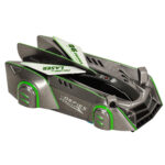 RC lazeriu valdomas automobilis, važiuojantis ant sienos, pilkas