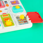 Šviečianti sensorinė veiklos lenta su garso elementais "Virtuvėlė" Šviečianti sensorinė veiklos lenta su garso elementais "Virtuvėlė"