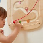 VIGA medinė sensorinė manipuliavimo lenta  vaikams