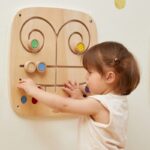 VIGA Medinė sensorinė veiklos lenta "Labirintas"