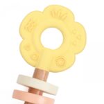 Medinis barškutis – kramtukas „Gėlytė“ kūdikiams