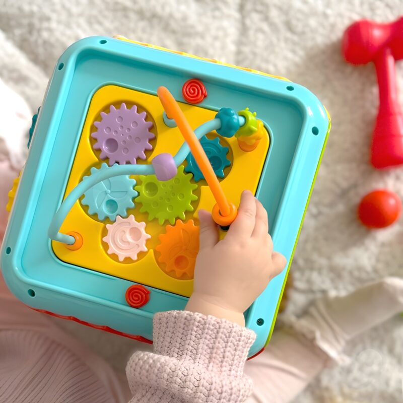 Interaktyvus Montessori veiklos kubas vaikams 6in1