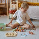 Medinė Montessori dėlionė „Mano sodas“ 5in1 vaikams