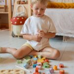 Medinė Montessori dėlionė „Mano sodas“ 5in1 vaikams