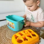 Formų rūšiavimo dėžutė "Abėcėlė ir formos" vaikams