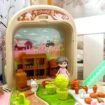 Nešiojama žaislinė kuprinė „Triušiukų ūkis“ vaikams