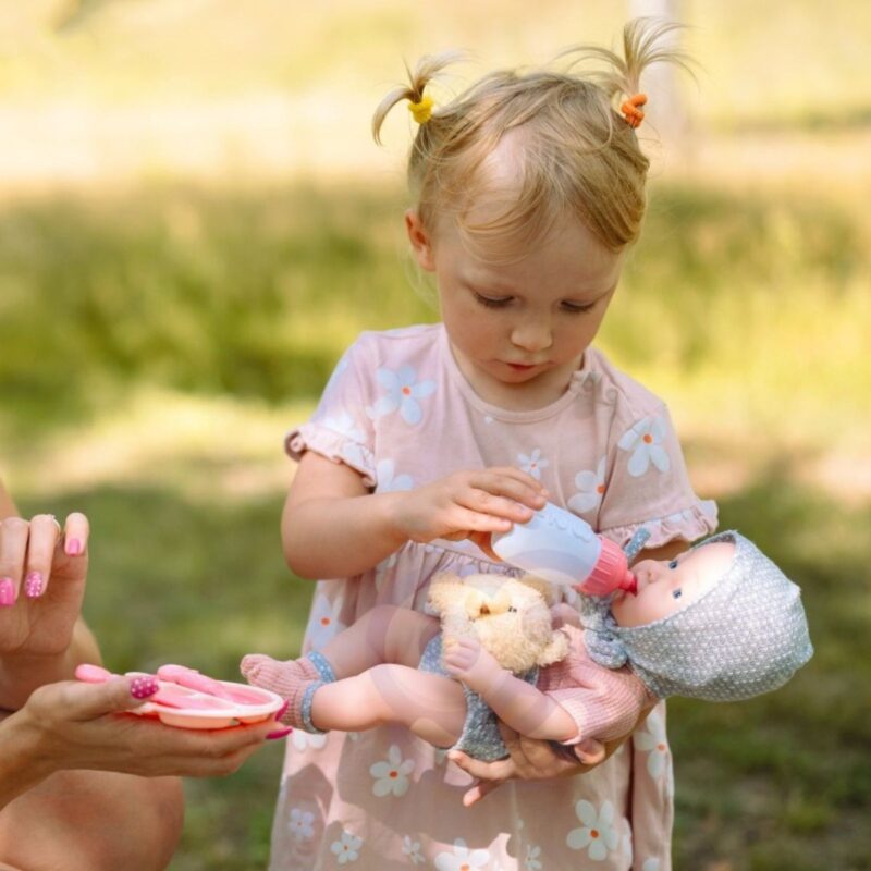Lėlė su maitinimo priedais vaikams – Woopie Royal