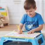 Piešimo stalas su projektoriumi ir priedais vaikams