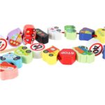 Medinė vėrimo dėlionė vaikams su kelio ženklais – vaikams