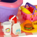 Vaikiškas žaislinis pikniko krepšelis su priedais vaikams