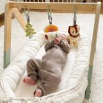 Medinis Užimtumo lankas kūdikiams – Tooky Toy