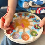 Magnetinė kamuoliukų dėlionė vaikams nuo 18 mėnesių – Viga