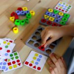 Geometrinė spalvų dėlionė vaikams – Woopie