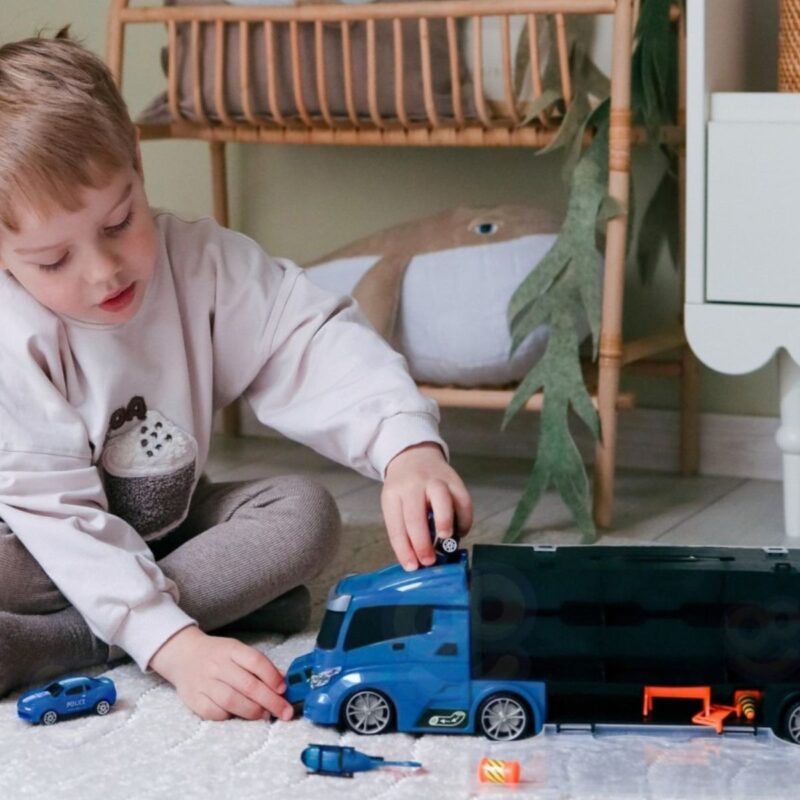 Sunkvežimio-transporterio rinkinys su gaisrinės automobiliai
