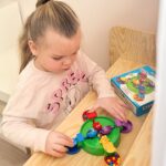 Stalo žaidimas vaikams „Alkani varliukai ir krokodilai“
