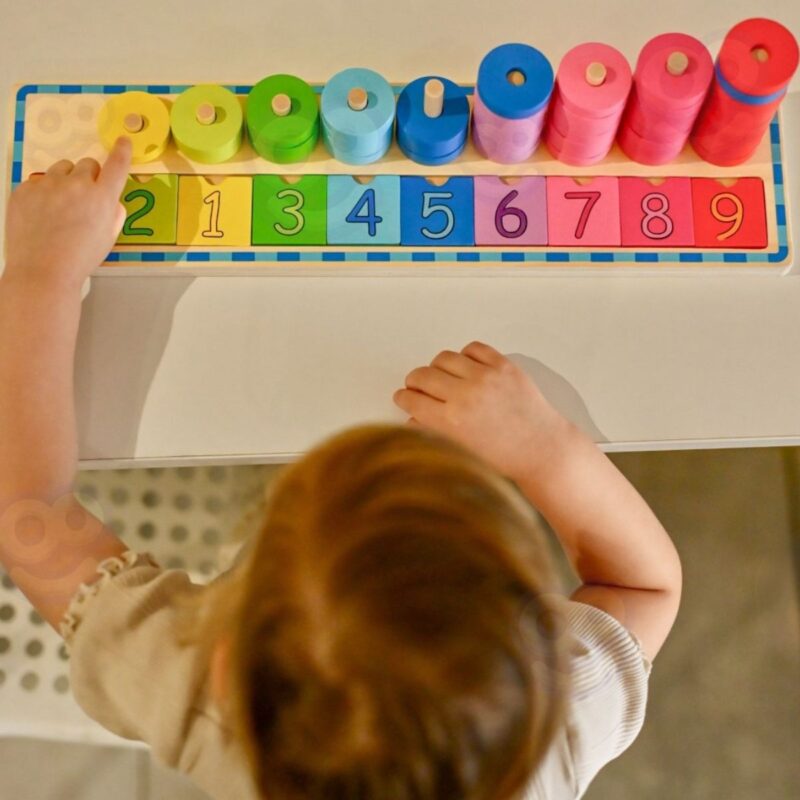 Spalvota montessori skaičiavimo lenta vaikams (56 det.)